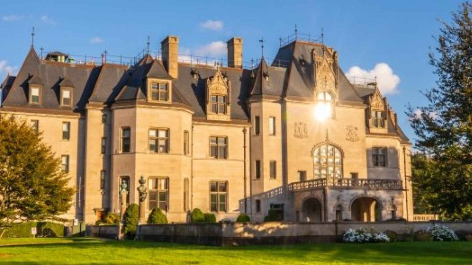 Ochre Court in Rhode Island (Image via @Salve Regina University)